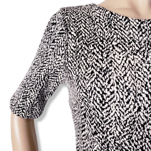Banana Republic Black & White Textured A-Line Dress - Picture 2 of 8